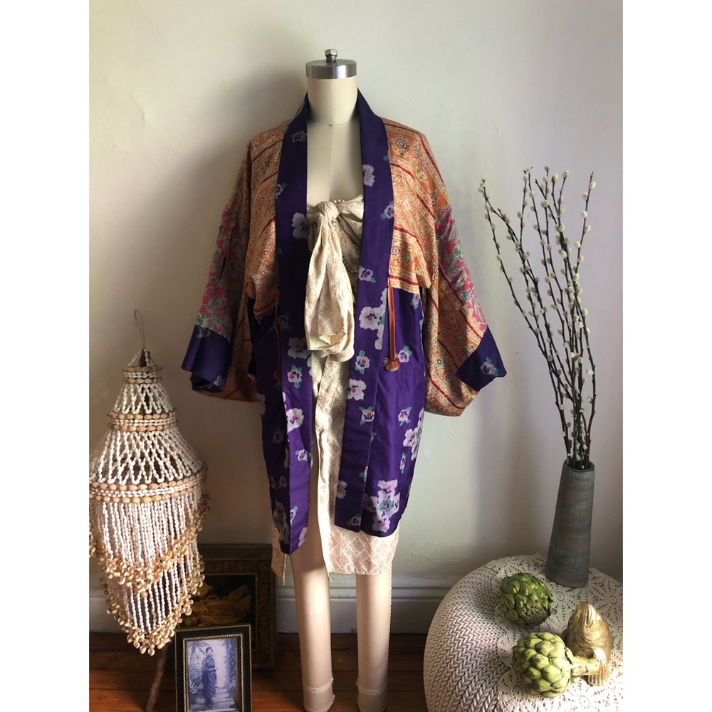 Authentic-Silk-Vintage-Reversible Floral-Kimono - Picture 15 of 16
